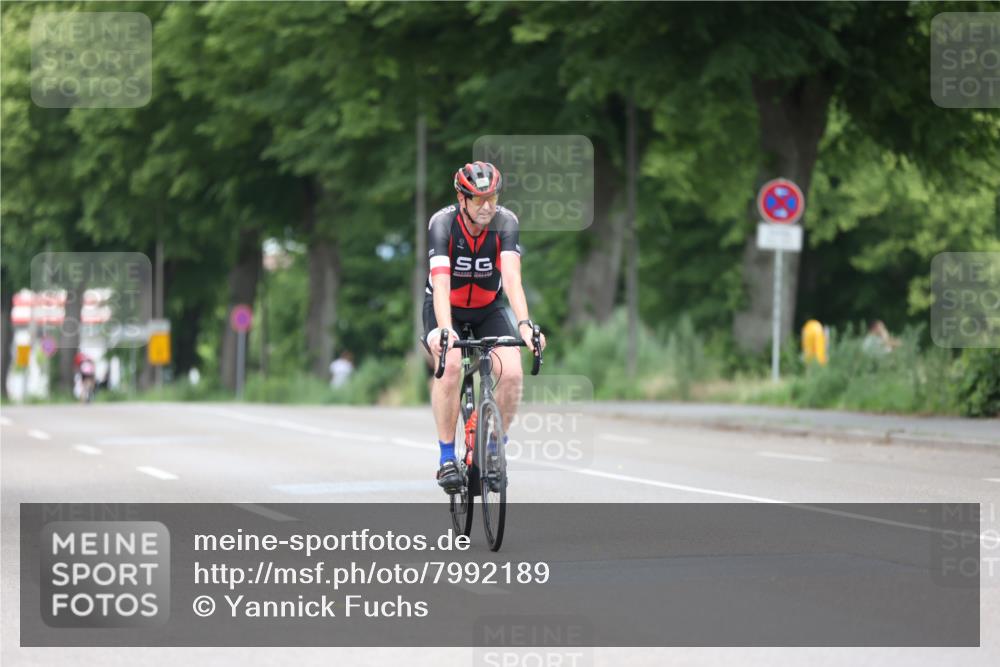15.06.2025 - 7 Türme Triathlon Yannick Fuchs http://msf.ph/oto/7992189 15.06.2025 11:59:56 Radfahren  meine-sportfotos.de