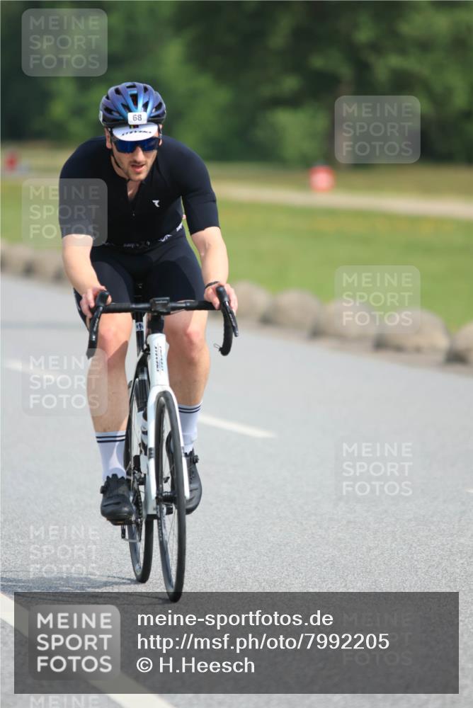 15.06.2025 - 27. Vierlanden-Triathlon H.Heesch http://msf.ph/oto/7992205 15.06.2025 10:09:20 Radfahren 23, 68, 169 meine-sportfotos.de