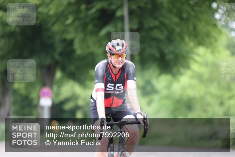 15.06.2025 - 7 Türme Triathlon Yannick Fuchs http://msf.ph/oto/7992206 15.06.2025 11:59:57 Radfahren  meine-sportfotos.de