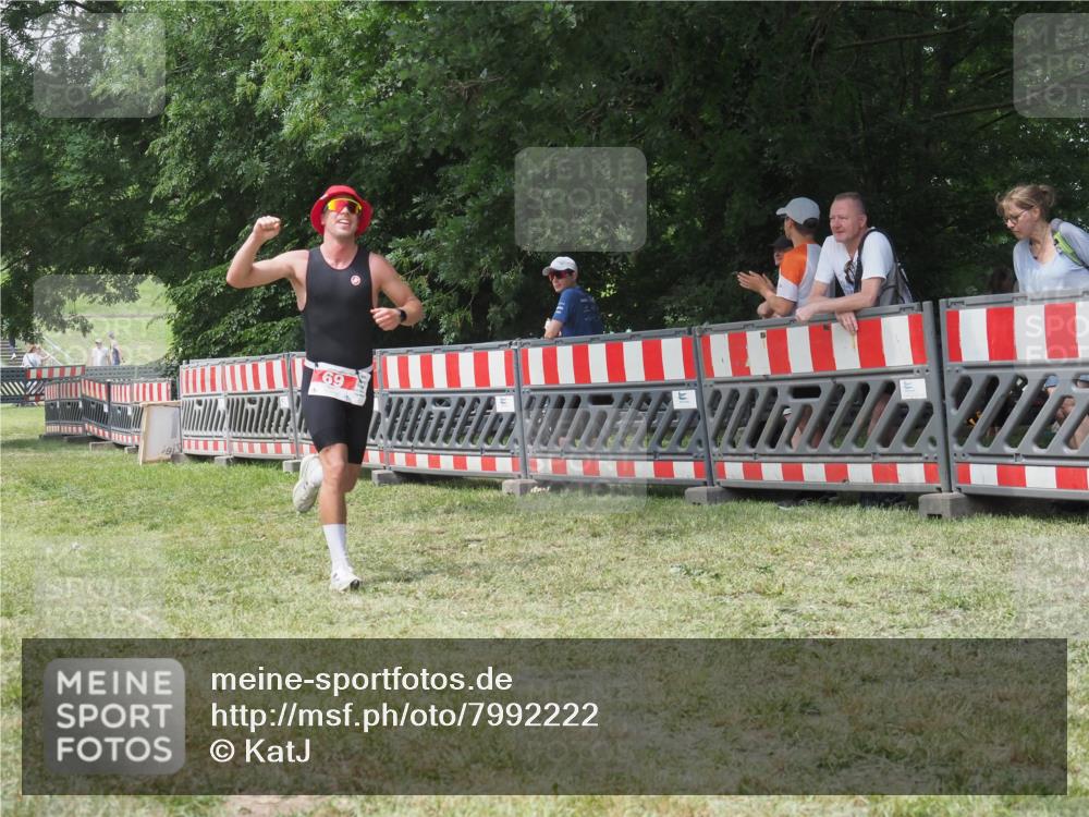 21.06.2025 - 27. Vierlanden-Triathlon KatJ http://msf.ph/oto/7992222 15.06.2025 12:35:12 Laufen  meine-sportfotos.de