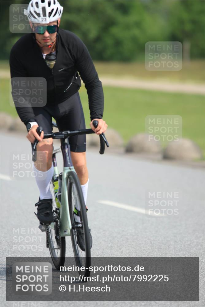 15.06.2025 - 27. Vierlanden-Triathlon H.Heesch http://msf.ph/oto/7992225 15.06.2025 10:09:24 Radfahren 23, 68, 169, 397 meine-sportfotos.de
