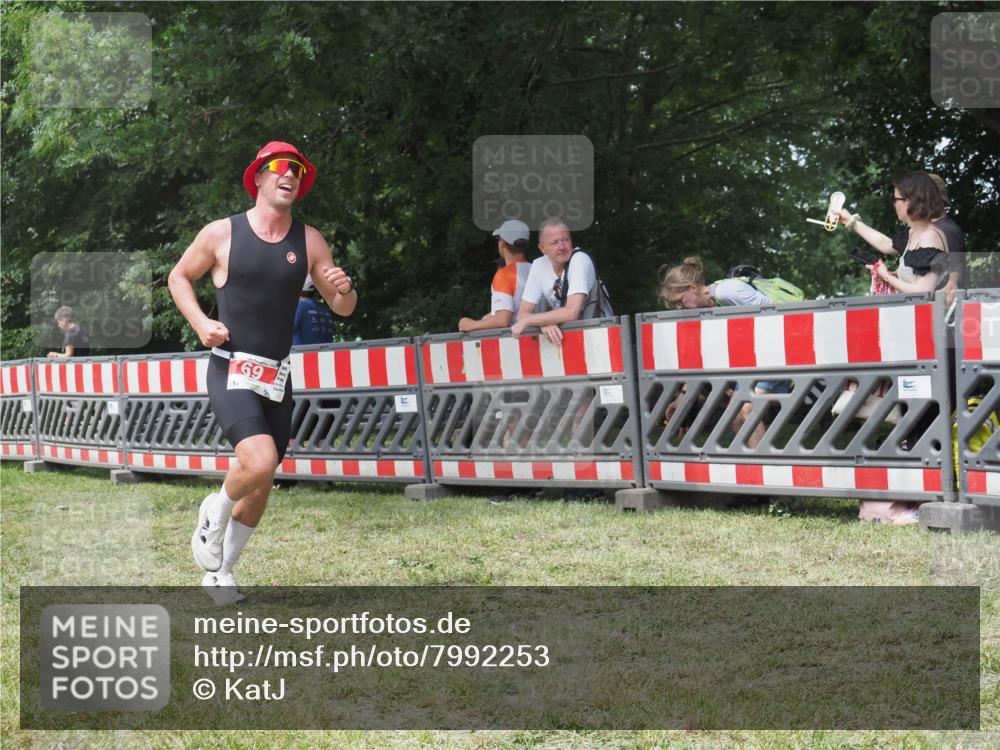 21.06.2025 - 27. Vierlanden-Triathlon KatJ http://msf.ph/oto/7992253 15.06.2025 12:35:13 Laufen  meine-sportfotos.de