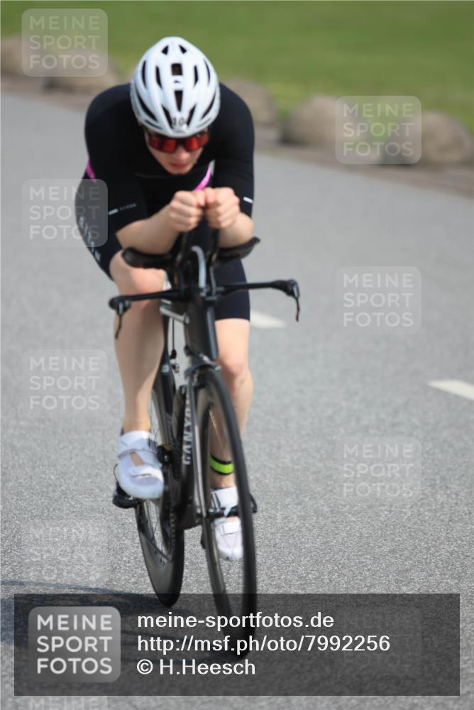 15.06.2025 - 27. Vierlanden-Triathlon H.Heesch http://msf.ph/oto/7992256 15.06.2025 10:10:53 Radfahren 10, 172 meine-sportfotos.de