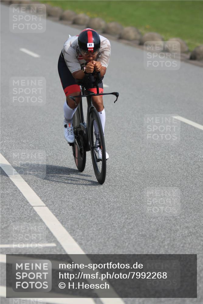 15.06.2025 - 27. Vierlanden-Triathlon H.Heesch http://msf.ph/oto/7992268 15.06.2025 10:11:02 Radfahren 41, 188, 196 meine-sportfotos.de