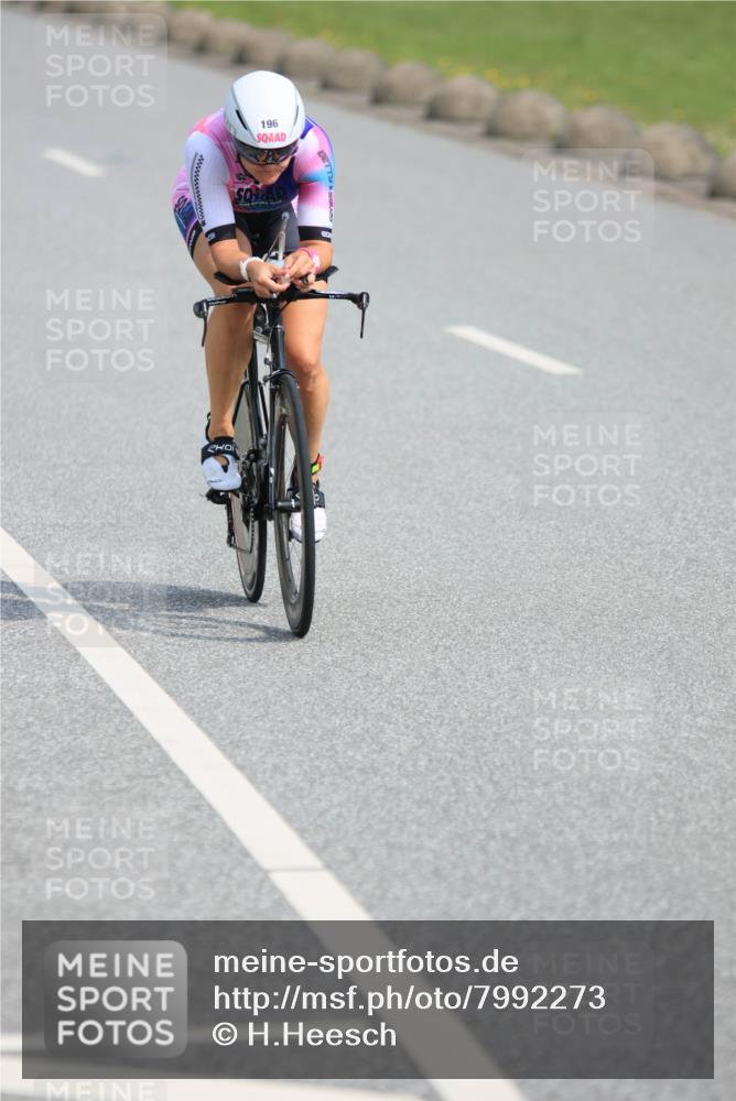 15.06.2025 - 27. Vierlanden-Triathlon H.Heesch http://msf.ph/oto/7992273 15.06.2025 10:11:05 Radfahren 41, 188, 196, 453 meine-sportfotos.de
