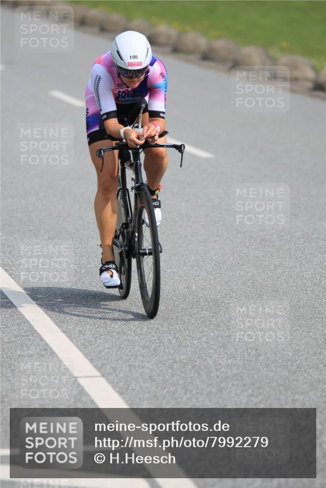 15.06.2025 - 27. Vierlanden-Triathlon H.Heesch http://msf.ph/oto/7992279 15.06.2025 10:11:05 Radfahren 41, 188, 196, 453 meine-sportfotos.de