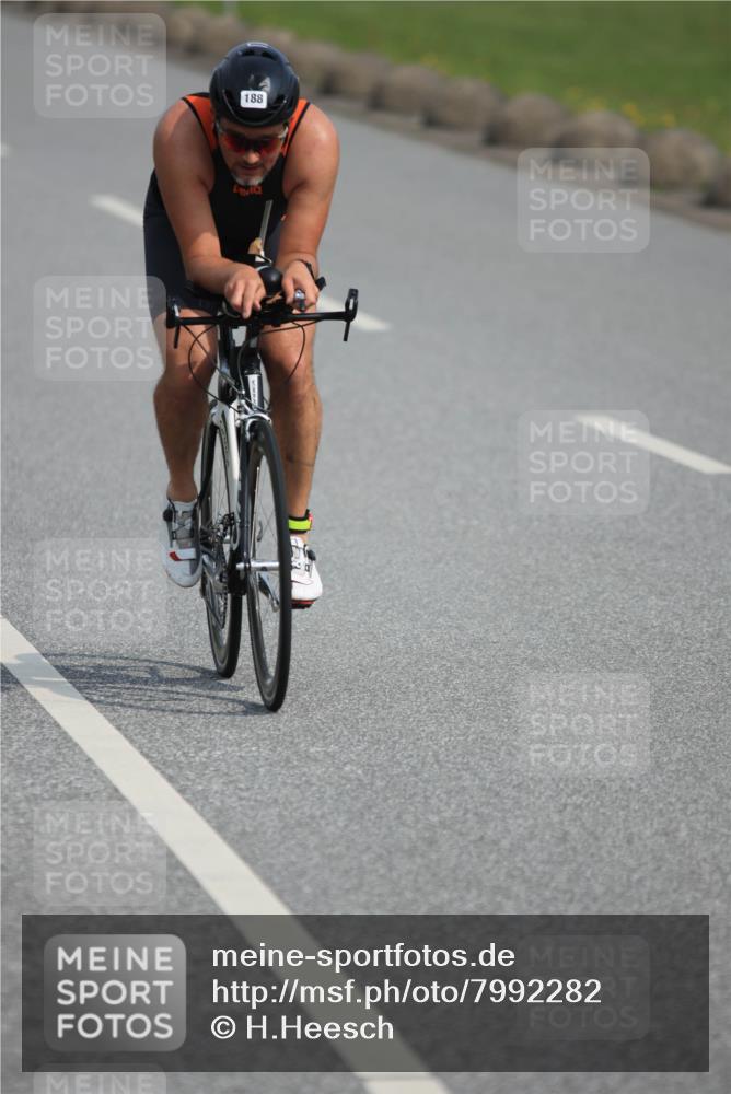 15.06.2025 - 27. Vierlanden-Triathlon H.Heesch http://msf.ph/oto/7992282 15.06.2025 10:11:07 Radfahren 188, 196, 235, 453 meine-sportfotos.de