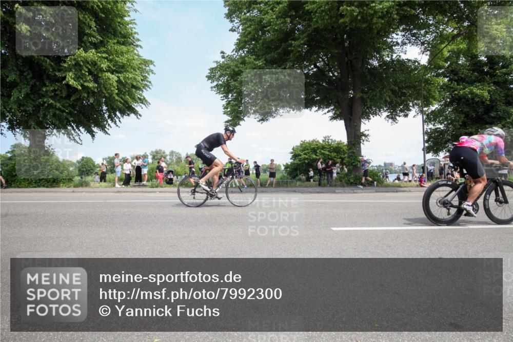 15.06.2025 - 7 Türme Triathlon Yannick Fuchs http://msf.ph/oto/7992300 15.06.2025 13:27:16 Radfahren 255, 772, 840, 1011 meine-sportfotos.de