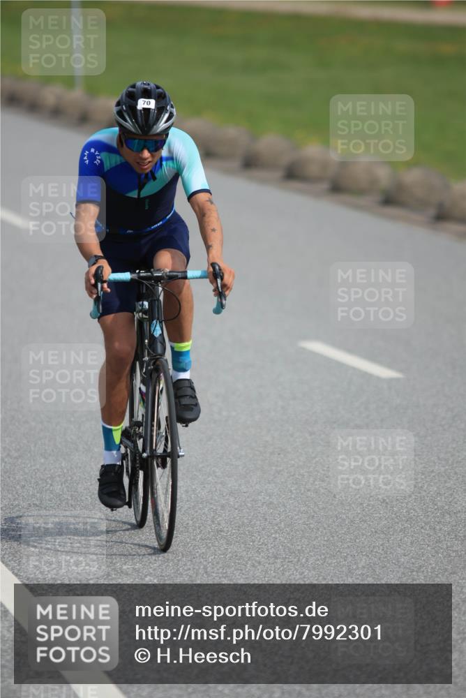 15.06.2025 - 27. Vierlanden-Triathlon H.Heesch http://msf.ph/oto/7992301 15.06.2025 10:11:25 Radfahren 63, 70, 144, 215, 290 meine-sportfotos.de