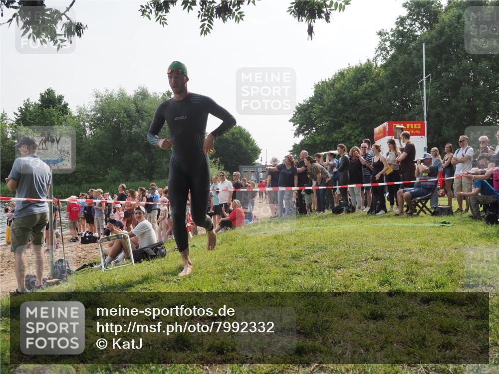15.06.2025 - 27. Vierlanden-Triathlon KatJ http://msf.ph/oto/7992332 15.06.2025 09:52:50 Schwimmen 313 meine-sportfotos.de