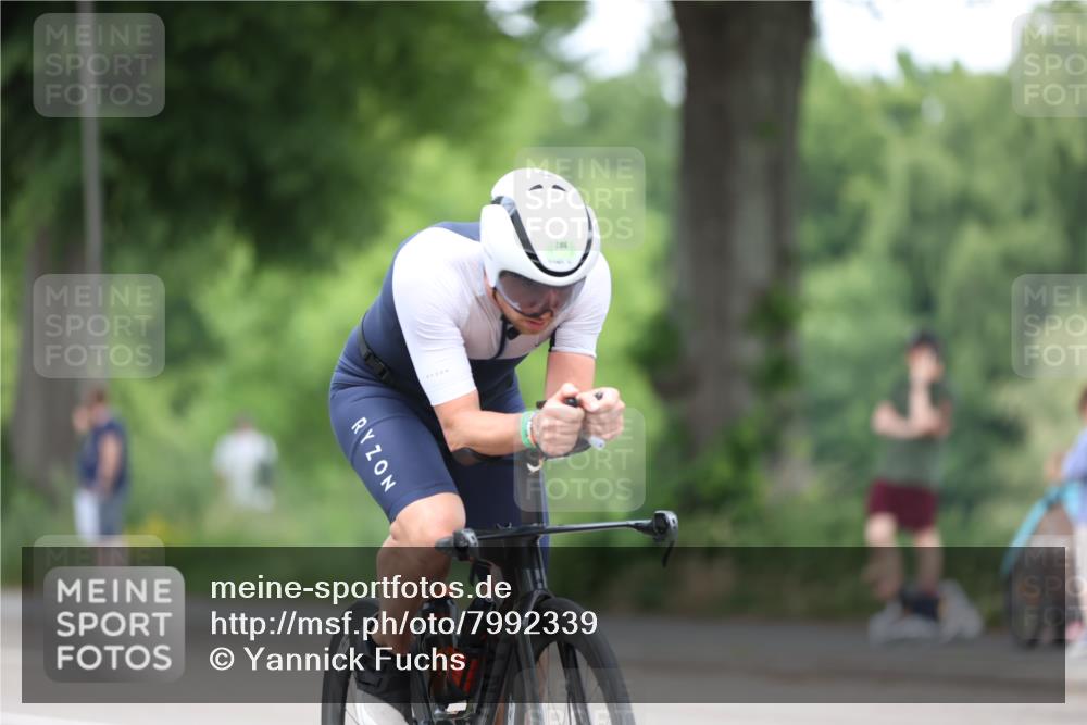 15.06.2025 - 7 Türme Triathlon Yannick Fuchs http://msf.ph/oto/7992339 15.06.2025 12:02:18 Radfahren 286 meine-sportfotos.de