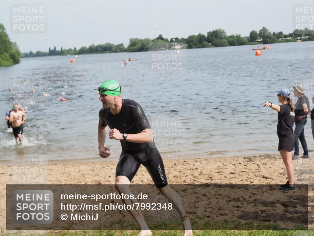 21.06.2025 - 27. Vierlanden-Triathlon MichiJ http://msf.ph/oto/7992348 15.06.2026 09:54:49 Schwimmen 297, 319, 361 meine-sportfotos.de