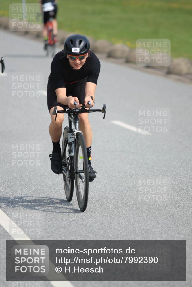15.06.2025 - 27. Vierlanden-Triathlon H.Heesch http://msf.ph/oto/7992390 15.06.2025 10:15:21 Radfahren 6, 48, 143, 157, 396, 409, 422, 450 meine-sportfotos.de