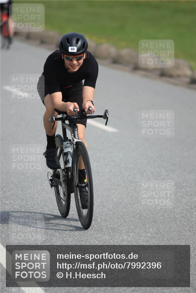 15.06.2025 - 27. Vierlanden-Triathlon H.Heesch http://msf.ph/oto/7992396 15.06.2025 10:15:21 Radfahren 6, 48, 143, 157, 396, 409, 422, 450 meine-sportfotos.de