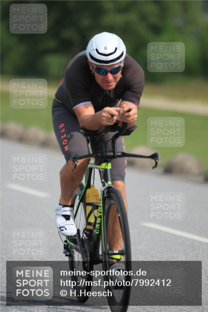 15.06.2025 - 27. Vierlanden-Triathlon H.Heesch http://msf.ph/oto/7992412 15.06.2025 10:15:29 Radfahren 6, 27, 36, 68, 143, 169, 378, 383, 414, 422, 440, 450 meine-sportfotos.de