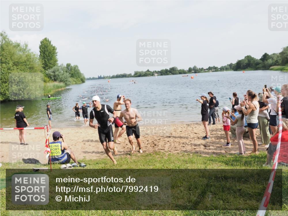 21.06.2025 - 27. Vierlanden-Triathlon MichiJ http://msf.ph/oto/7992419 15.06.2026 09:54:54 Schwimmen 297, 319, 336, 344, 361 meine-sportfotos.de
