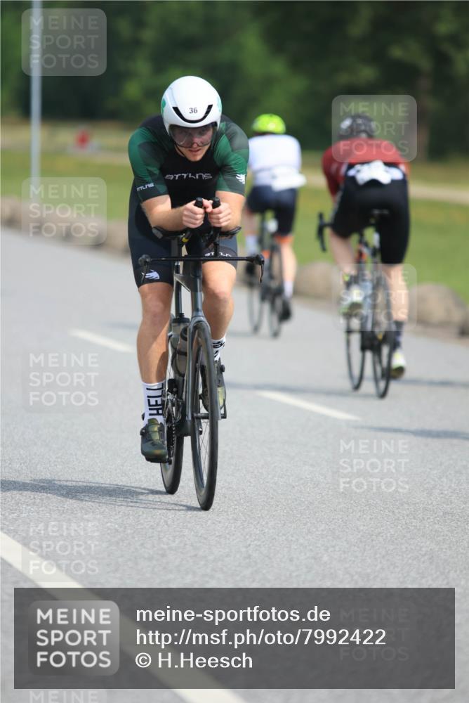 15.06.2025 - 27. Vierlanden-Triathlon H.Heesch http://msf.ph/oto/7992422 15.06.2025 10:15:33 Radfahren 6, 27, 36, 68, 143, 169, 378, 383, 414, 440, 450 meine-sportfotos.de