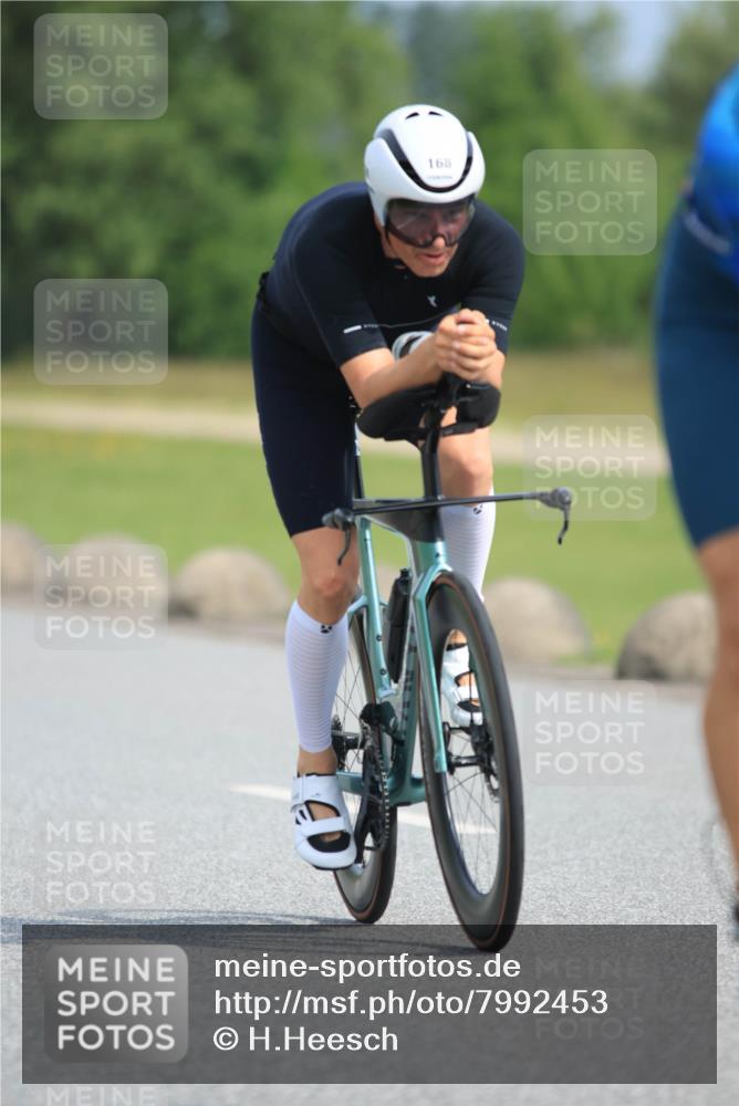 15.06.2025 - 27. Vierlanden-Triathlon H.Heesch http://msf.ph/oto/7992453 15.06.2025 10:15:51 Radfahren 113, 168, 376, 394, 442, 462 meine-sportfotos.de
