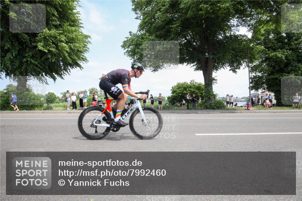 15.06.2025 - 7 Türme Triathlon Yannick Fuchs http://msf.ph/oto/7992460 15.06.2025 13:28:09 Radfahren 290, 404, 462, 838, 851, 901, 913, 952 meine-sportfotos.de