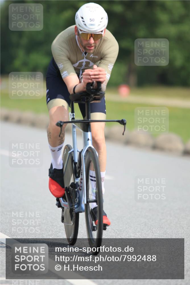 15.06.2025 - 27. Vierlanden-Triathlon H.Heesch http://msf.ph/oto/7992488 15.06.2025 10:16:03 Radfahren 23, 50, 124, 395, 429, 437 meine-sportfotos.de