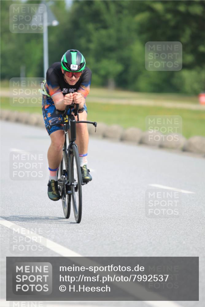 15.06.2025 - 27. Vierlanden-Triathlon H.Heesch http://msf.ph/oto/7992537 15.06.2025 10:16:39 Radfahren 39, 54, 188, 196, 367 meine-sportfotos.de