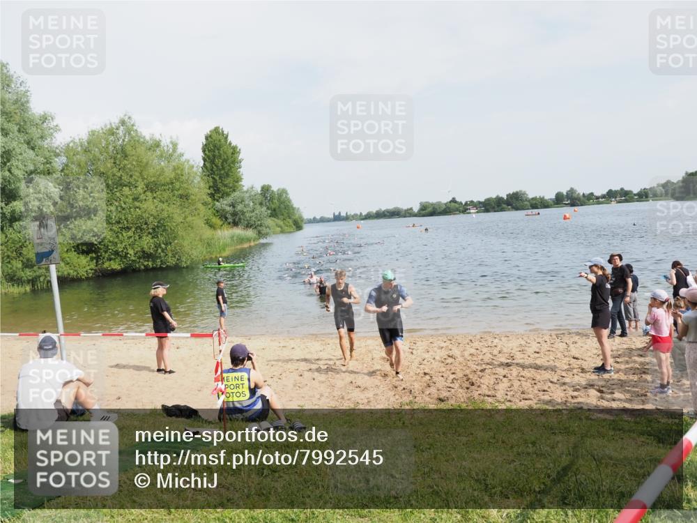 21.06.2025 - 27. Vierlanden-Triathlon MichiJ http://msf.ph/oto/7992545 15.06.2026 09:54:58 Schwimmen 319, 336, 344, 361 meine-sportfotos.de