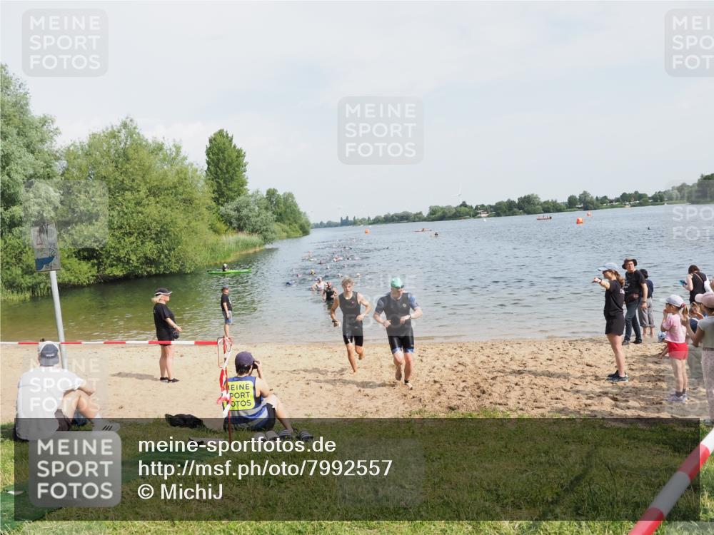 21.06.2025 - 27. Vierlanden-Triathlon MichiJ http://msf.ph/oto/7992557 15.06.2026 09:54:58 Schwimmen 319, 336, 344, 361 meine-sportfotos.de