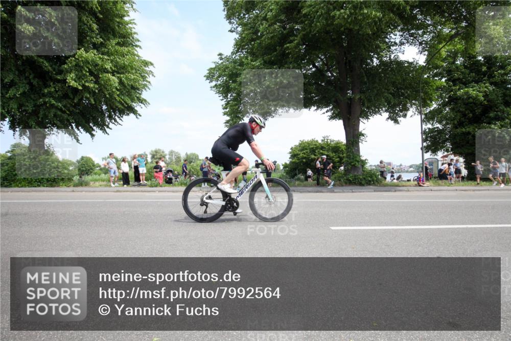 15.06.2025 - 7 Türme Triathlon Yannick Fuchs http://msf.ph/oto/7992564 15.06.2025 13:28:38 Radfahren 636, 767, 896 meine-sportfotos.de