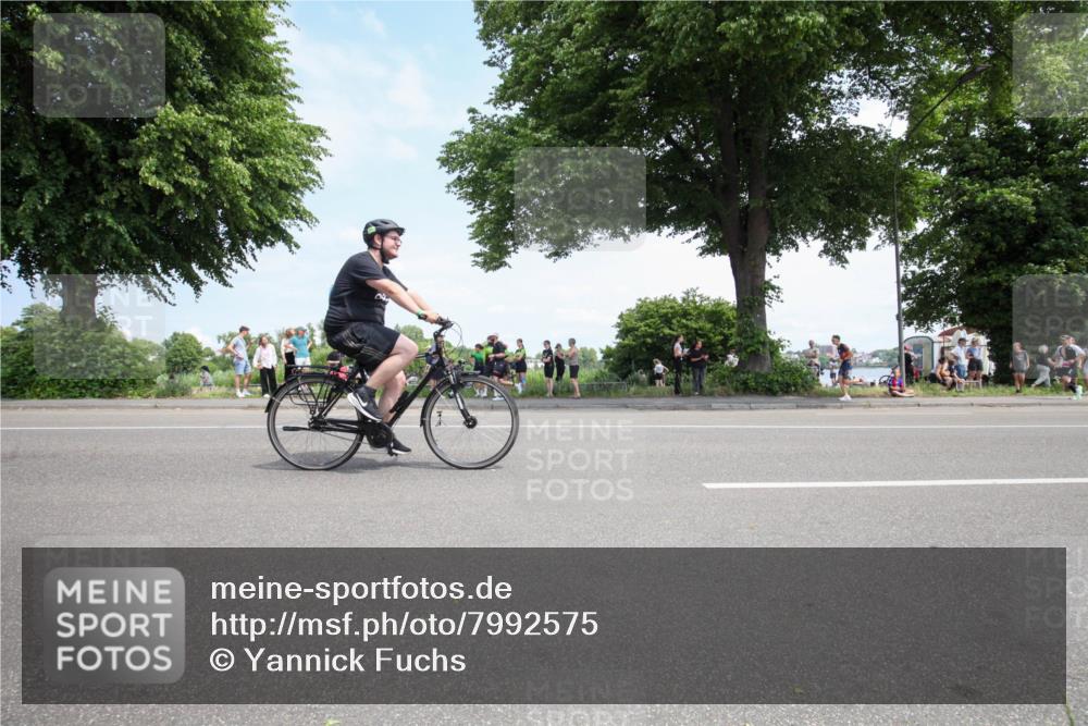 15.06.2025 - 7 Türme Triathlon Yannick Fuchs http://msf.ph/oto/7992575 15.06.2025 13:28:39 Radfahren 274, 636, 767, 804, 896 meine-sportfotos.de