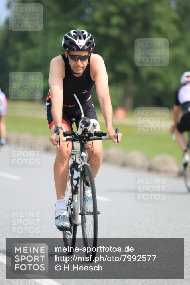 15.06.2025 - 27. Vierlanden-Triathlon H.Heesch http://msf.ph/oto/7992577 15.06.2025 10:16:50 Radfahren 163, 362, 367, 372, 407, 469 meine-sportfotos.de