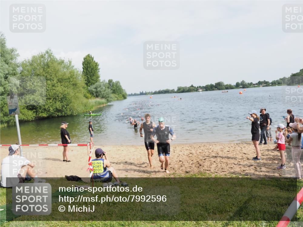 21.06.2025 - 27. Vierlanden-Triathlon MichiJ http://msf.ph/oto/7992596 15.06.2026 09:54:59 Schwimmen 319, 326, 336, 344, 361 meine-sportfotos.de