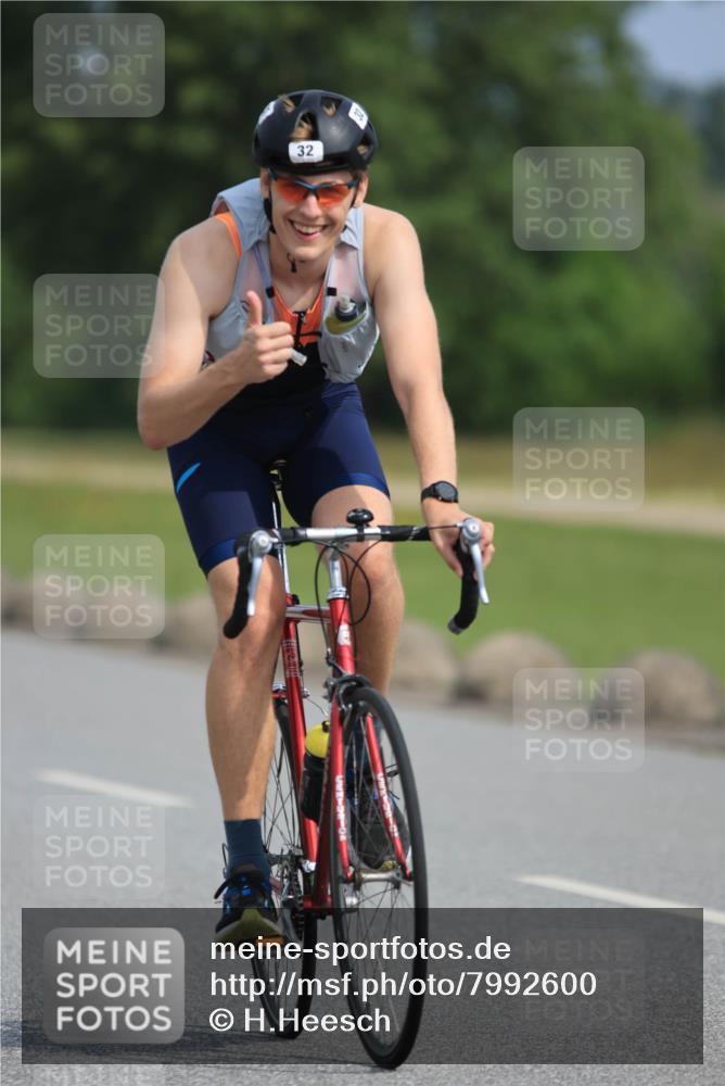 15.06.2025 - 27. Vierlanden-Triathlon H.Heesch http://msf.ph/oto/7992600 15.06.2025 10:17:05 Radfahren 32, 234, 431 meine-sportfotos.de