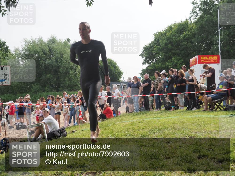 15.06.2025 - 27. Vierlanden-Triathlon KatJ http://msf.ph/oto/7992603 15.06.2025 09:53:13 Schwimmen 265 meine-sportfotos.de