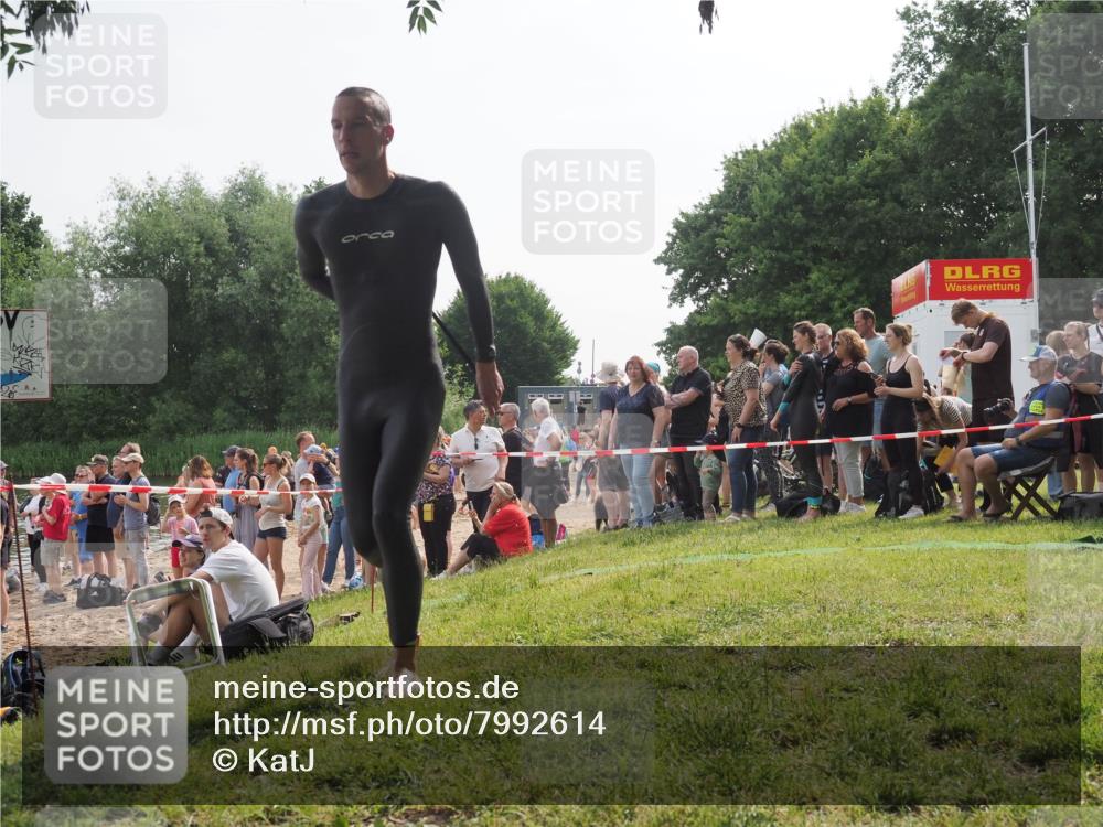 15.06.2025 - 27. Vierlanden-Triathlon KatJ http://msf.ph/oto/7992614 15.06.2025 09:53:13 Schwimmen 265 meine-sportfotos.de