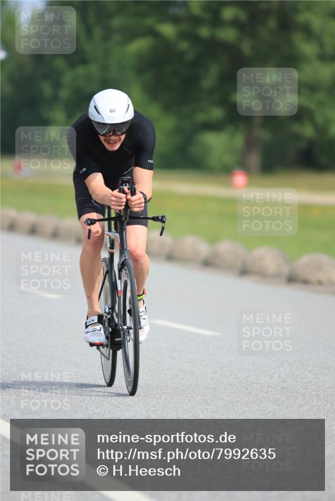 15.06.2025 - 27. Vierlanden-Triathlon H.Heesch http://msf.ph/oto/7992635 15.06.2025 10:17:34 Radfahren 60, 80, 86 meine-sportfotos.de