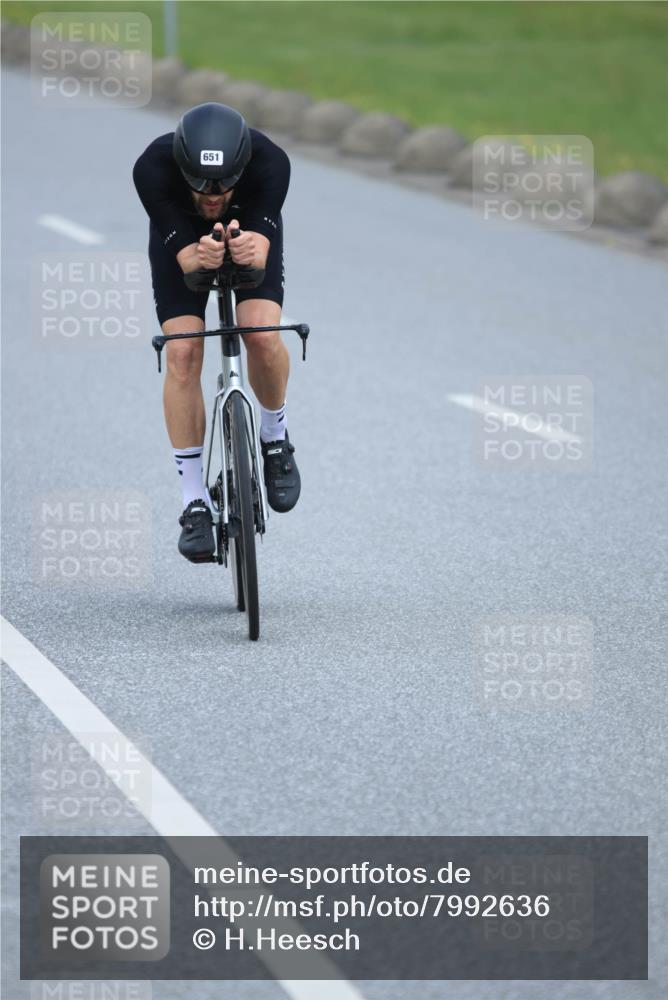 21.06.2025 - 27. Vierlanden-Triathlon H.Heesch http://msf.ph/oto/7992636 15.06.2025 12:03:23 Radfahren 651, 849, 885 meine-sportfotos.de