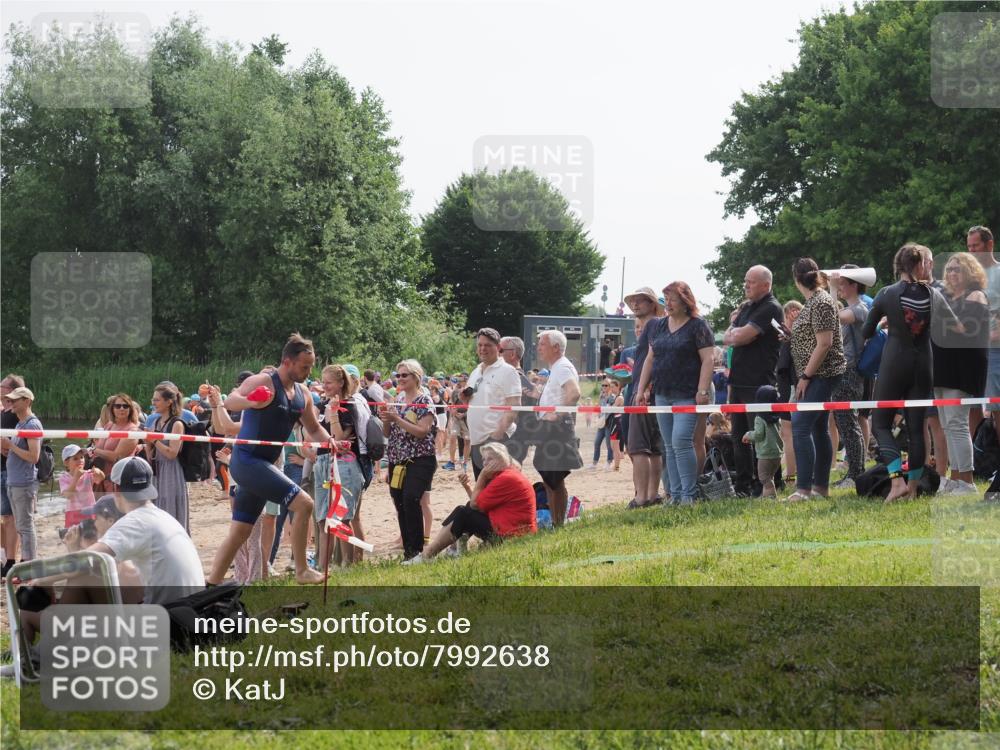 15.06.2025 - 27. Vierlanden-Triathlon KatJ http://msf.ph/oto/7992638 15.06.2025 09:53:24 Schwimmen 304 meine-sportfotos.de