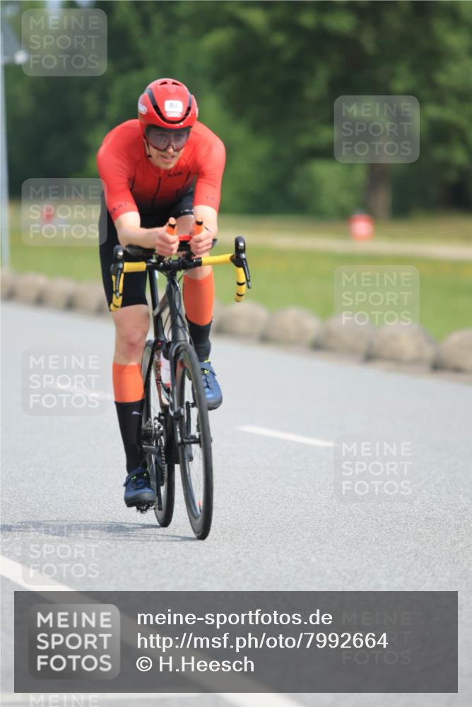 15.06.2025 - 27. Vierlanden-Triathlon H.Heesch http://msf.ph/oto/7992664 15.06.2025 10:17:39 Radfahren 60, 80 meine-sportfotos.de