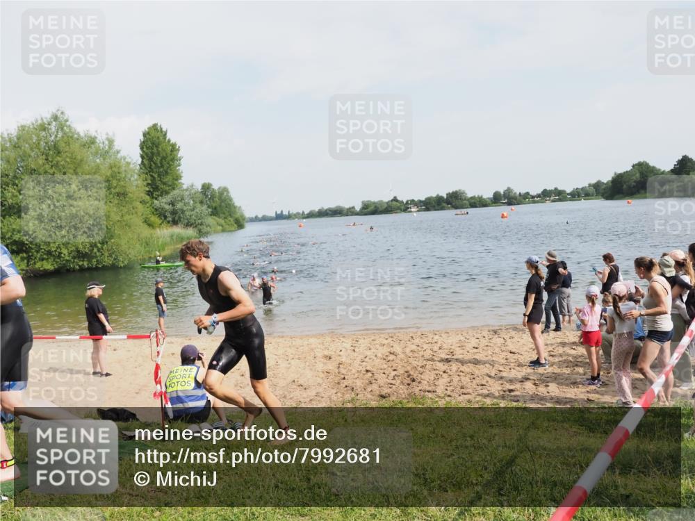 21.06.2025 - 27. Vierlanden-Triathlon MichiJ http://msf.ph/oto/7992681 15.06.2026 09:55:01 Schwimmen 319, 326, 336, 344, 361 meine-sportfotos.de