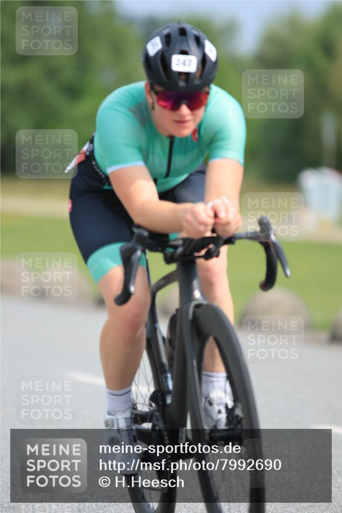 15.06.2025 - 27. Vierlanden-Triathlon H.Heesch http://msf.ph/oto/7992690 15.06.2025 10:17:55 Radfahren 171, 247, 374, 403 meine-sportfotos.de
