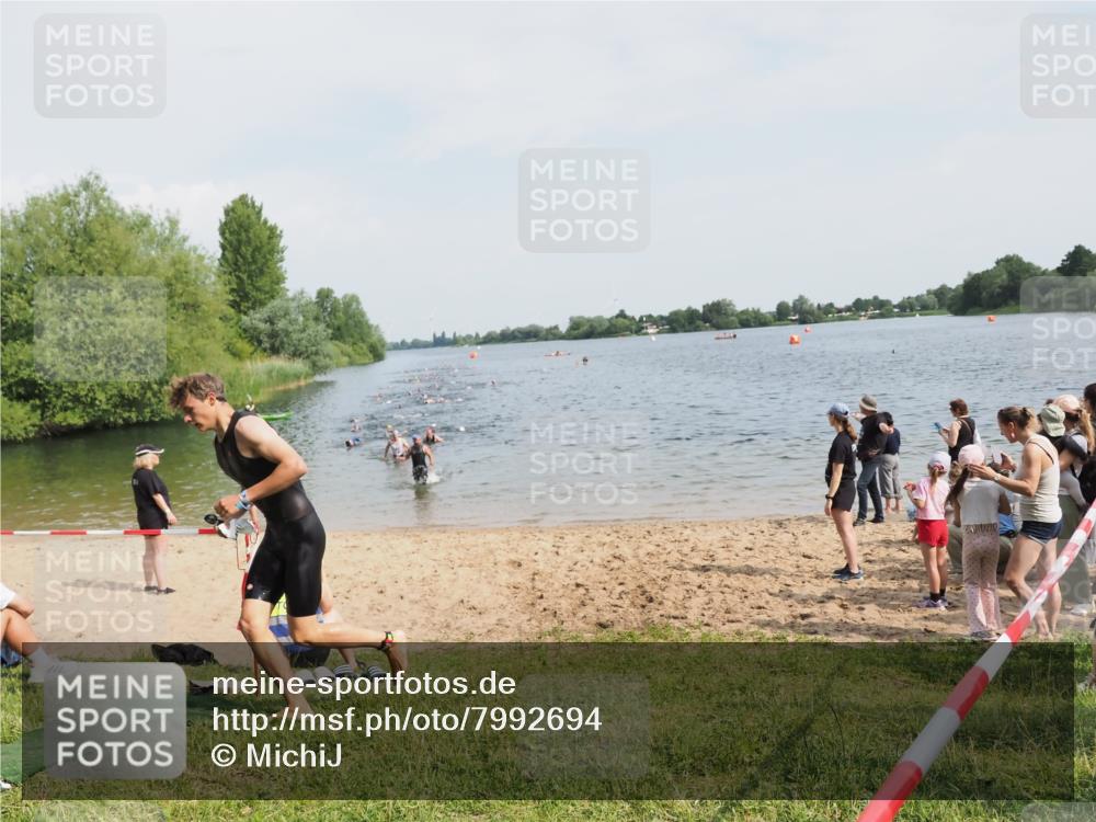 21.06.2025 - 27. Vierlanden-Triathlon MichiJ http://msf.ph/oto/7992694 15.06.2026 09:55:01 Schwimmen 319, 326, 336, 344, 361 meine-sportfotos.de