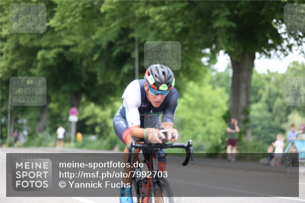 15.06.2025 - 7 Türme Triathlon Yannick Fuchs http://msf.ph/oto/7992703 15.06.2025 12:02:55 Radfahren 216 meine-sportfotos.de