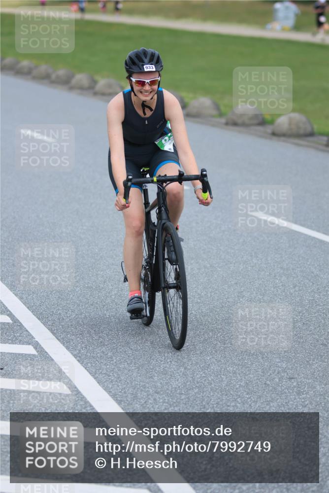 21.06.2025 - 27. Vierlanden-Triathlon H.Heesch http://msf.ph/oto/7992749 15.06.2025 12:03:38 Radfahren 203, 911, 917, 933, 964 meine-sportfotos.de