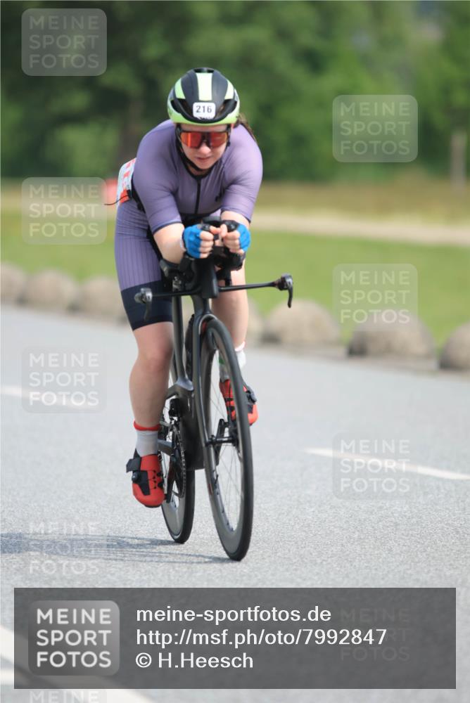 15.06.2025 - 27. Vierlanden-Triathlon H.Heesch http://msf.ph/oto/7992847 15.06.2025 10:19:16 Radfahren 37, 216, 387, 391, 399 meine-sportfotos.de