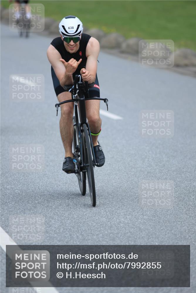 21.06.2025 - 27. Vierlanden-Triathlon H.Heesch http://msf.ph/oto/7992855 15.06.2025 12:03:54 Radfahren 151, 638, 764, 775, 798, 858, 956 meine-sportfotos.de