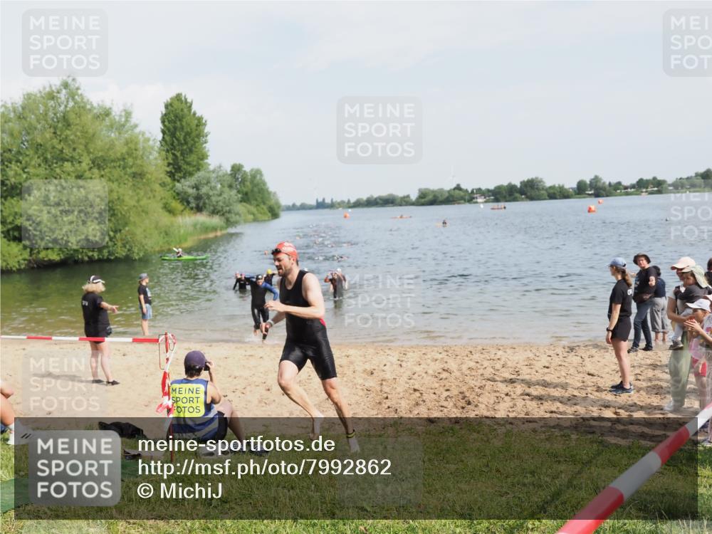 21.06.2025 - 27. Vierlanden-Triathlon MichiJ http://msf.ph/oto/7992862 15.06.2026 09:55:14 Schwimmen 299, 306, 311, 326, 348 meine-sportfotos.de