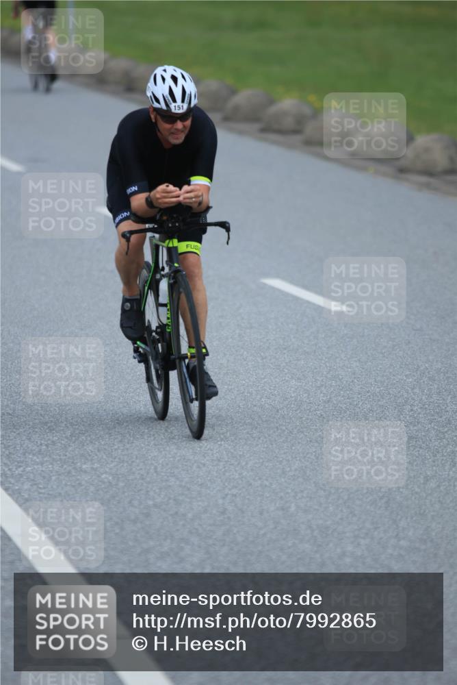 21.06.2025 - 27. Vierlanden-Triathlon H.Heesch http://msf.ph/oto/7992865 15.06.2025 12:03:55 Radfahren 151, 638, 764, 775, 798, 858, 956 meine-sportfotos.de