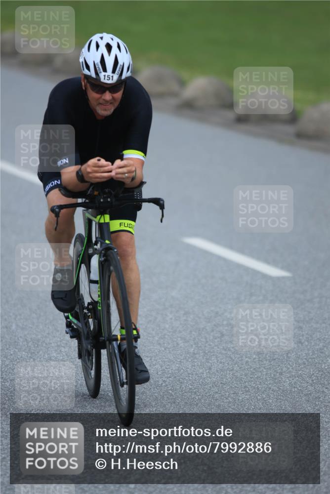 21.06.2025 - 27. Vierlanden-Triathlon H.Heesch http://msf.ph/oto/7992886 15.06.2025 12:03:55 Radfahren 151, 638, 764, 775, 798, 858, 956 meine-sportfotos.de