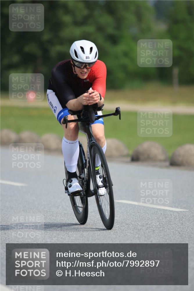 15.06.2025 - 27. Vierlanden-Triathlon H.Heesch http://msf.ph/oto/7992897 15.06.2025 10:20:03 Radfahren 20, 69, 85, 162, 623 meine-sportfotos.de