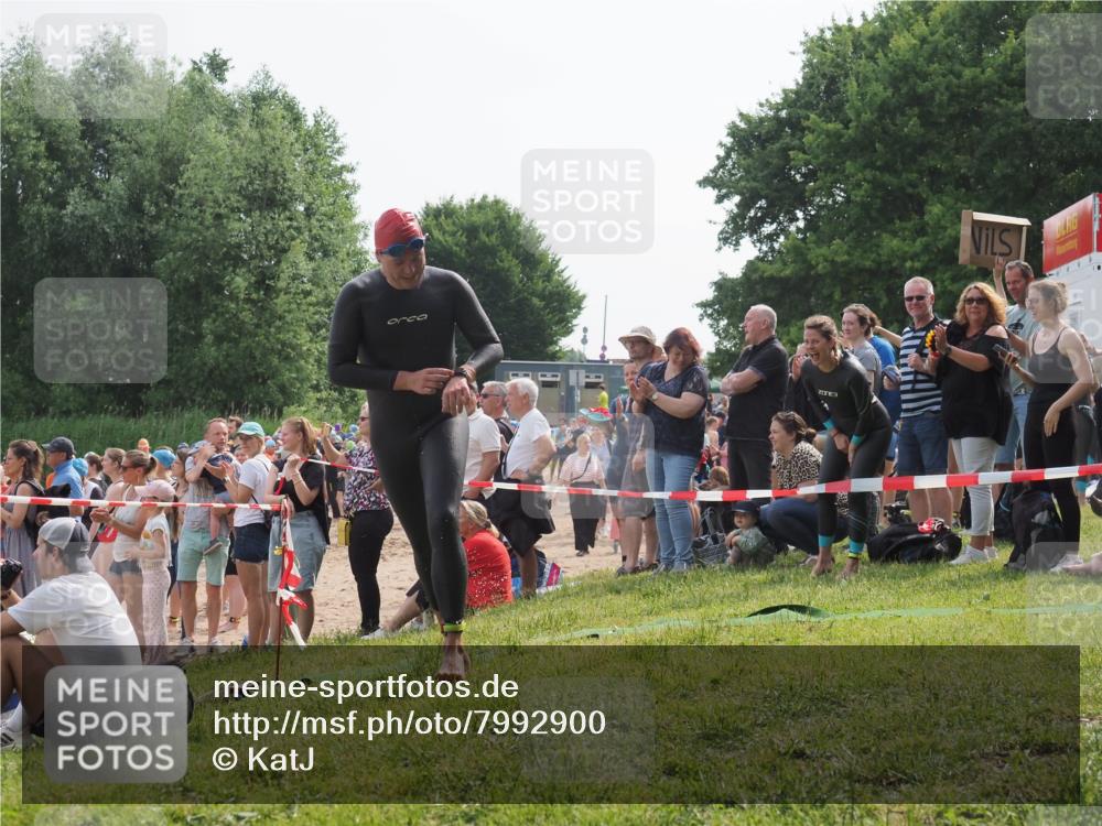 15.06.2025 - 27. Vierlanden-Triathlon KatJ http://msf.ph/oto/7992900 15.06.2025 09:54:01 Schwimmen 307 meine-sportfotos.de